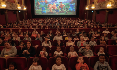 les restos du cœur offrent une première expérience magique au cinéma en famille, une occasion unique de partager des moments chaleureux et inoubliables.
