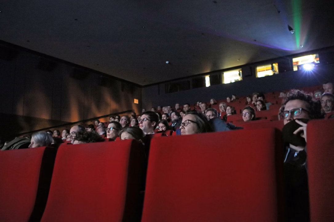 L&rsquo;Odyssée » : séances à guichets fermés et spectateurs venus de toute la France, la frénésie IMAX envahit Mon…