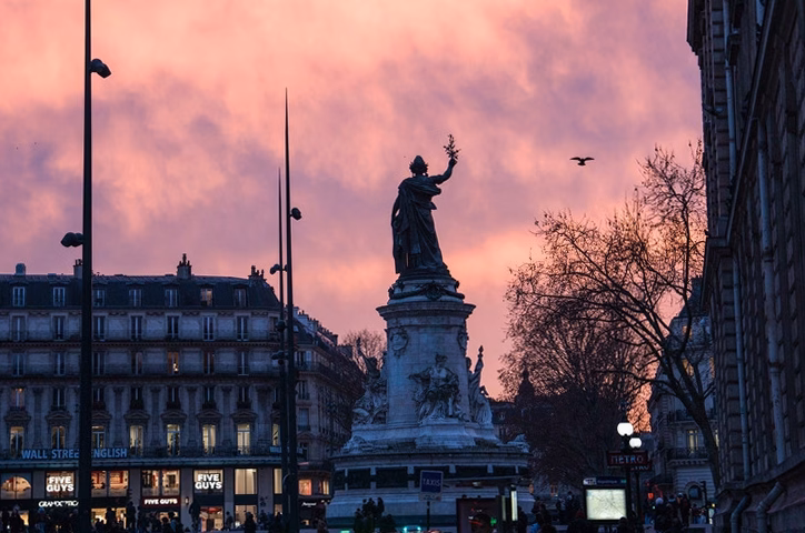 Orages à Paris : découvrez à quelle heure le ciel va s’embraser ce mardi