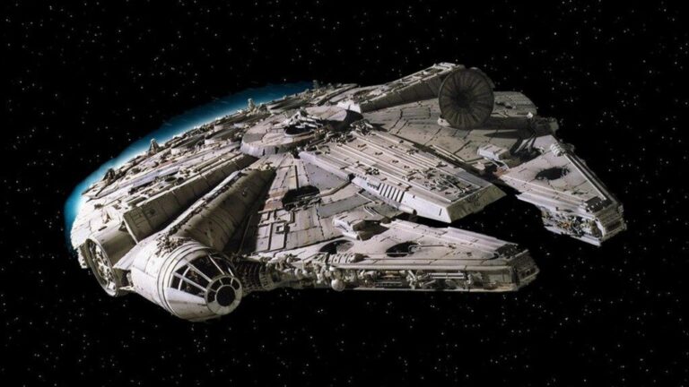 Lire la suite à propos de l’article Star Wars VII : une vidéo officielle du Faucon Millenium… Et sa Batmobile