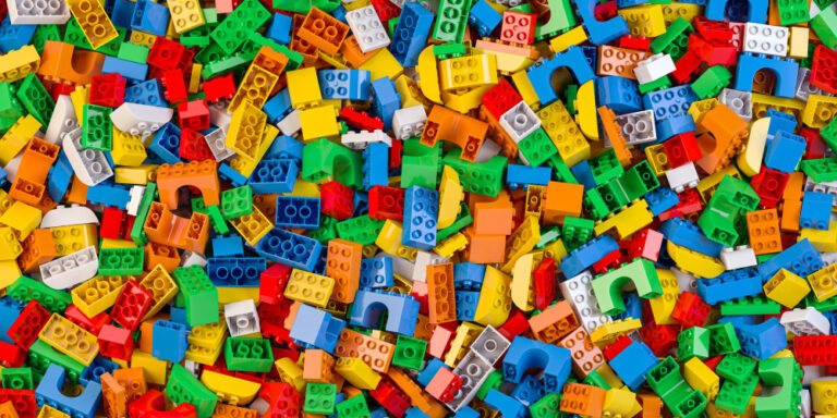 Lire la suite à propos de l’article Des fans reconstruisent le Grand Budapest Hotel en Lego